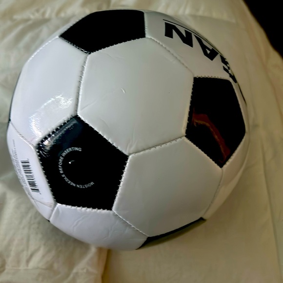 Balón de fútbol - Picture 1 of 2